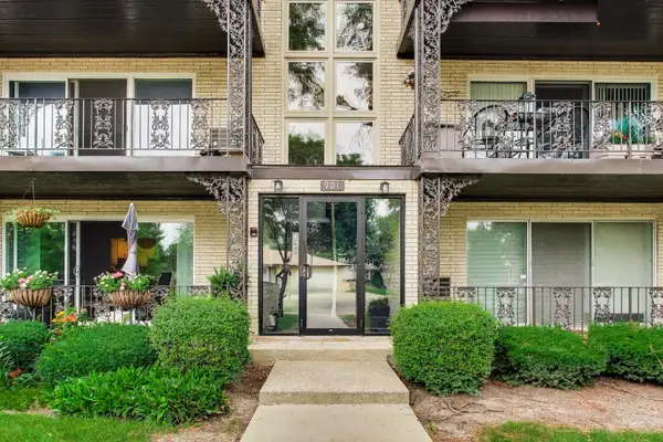 901 8th Avenue #12, La Grange, IL 60525