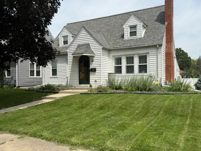 702 W 12th Street, Sterling, IL 61081 - #1