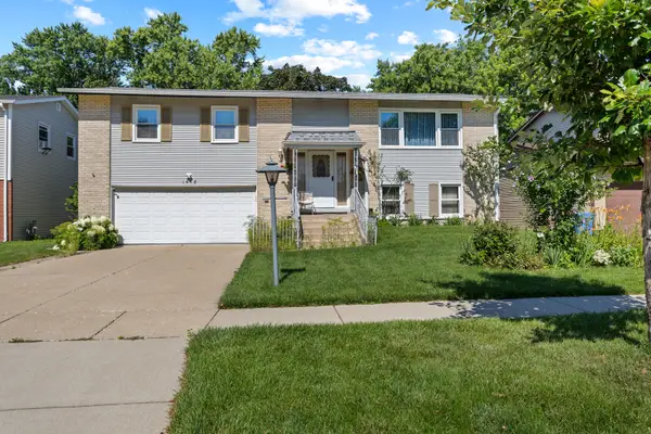 1418 S Hickory Drive, Mount Prospect, IL 60056