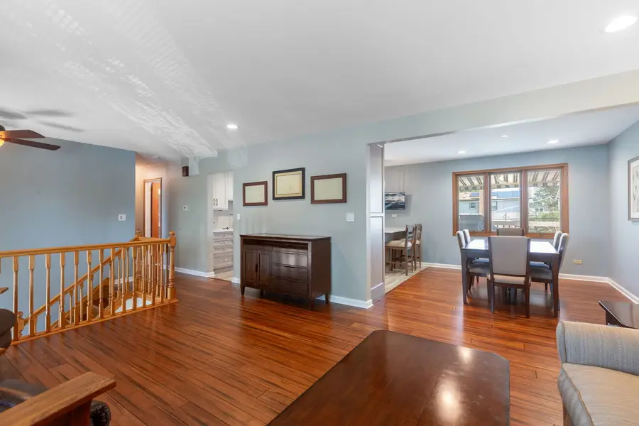 1826 W Catalpa Lane, Mount Prospect, IL 60056 - #3