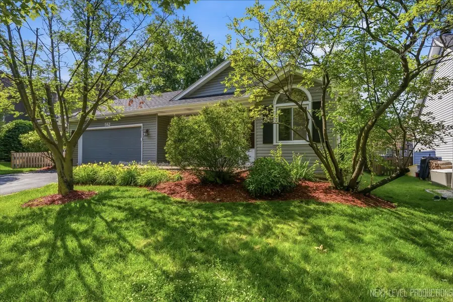 562 Roxbury Drive, Naperville, IL 60565 - #2