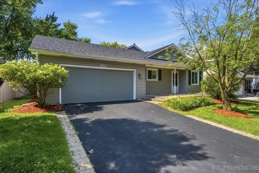 562 Roxbury Drive, Naperville, IL 60565 - #3