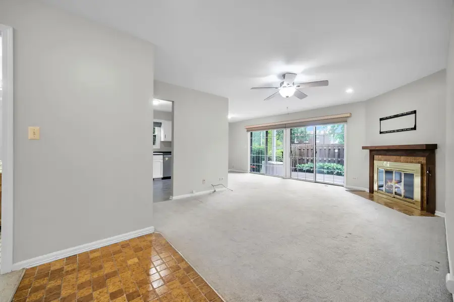 1671 Grosvenor Circle #B, Wheaton, IL 60189 - #2