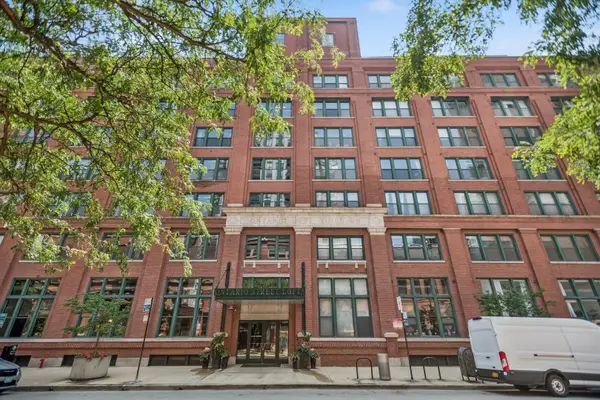 411 W Ontario Street #322, Chicago, IL 60654