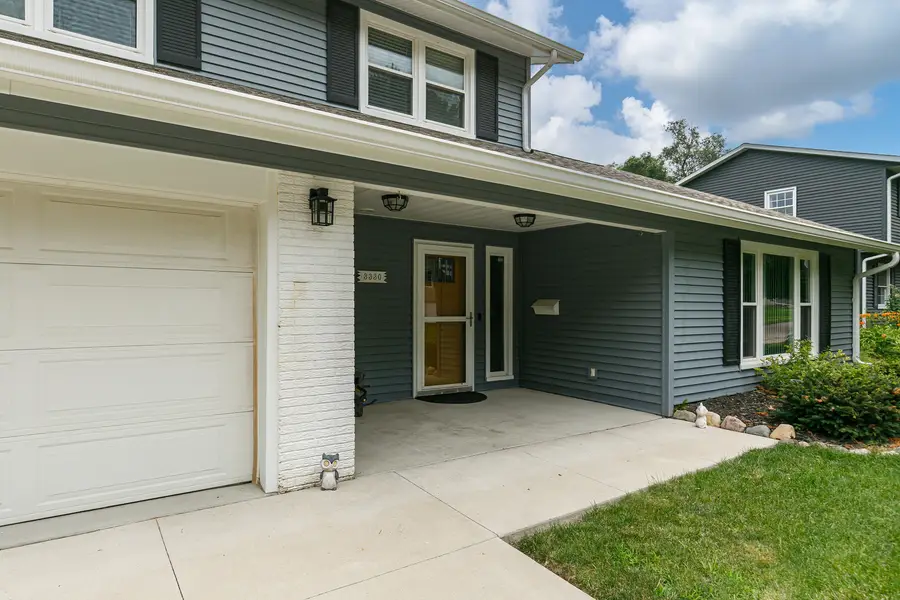 3330 Kenwood Avenue, Davenport, IA 52807 - #3