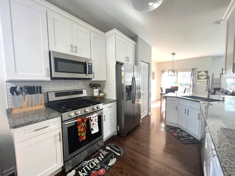 615 W St Johns Place, Addison, IL 60101 - #2