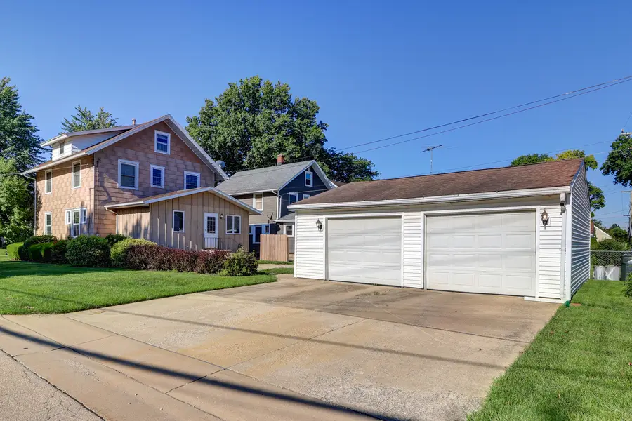 302 W 13th Street, Sterling, IL 61081 - #2