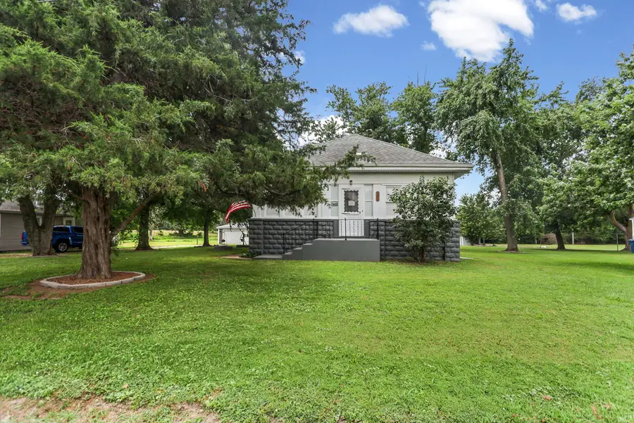 1005 W 7th Street, Centralia, IL 62801 - #2
