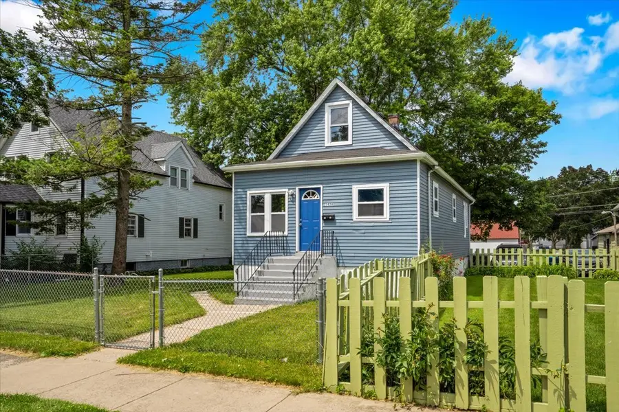 1428 Victoria Avenue, North Chicago, IL 60064 - #3