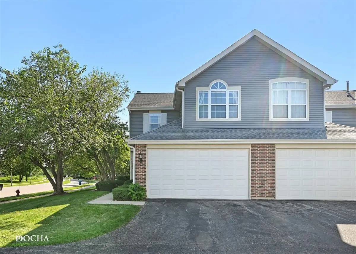 39 S Oakhurst Drive, Aurora, IL 60504 - #1