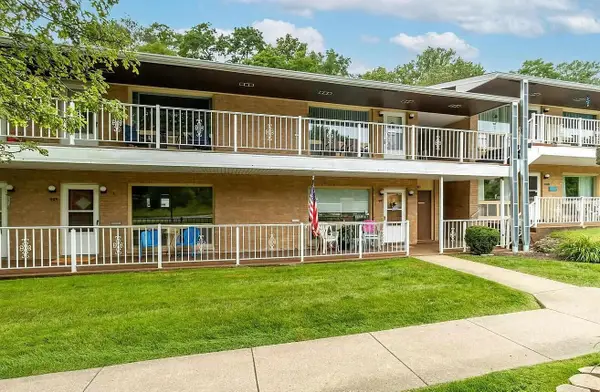 1104 Kimberly Road #408, Bettendorf, IA 52722