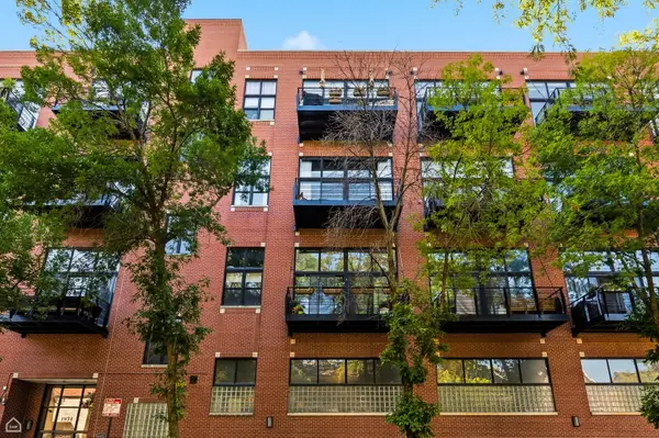 1934 N Washtenaw Avenue #207, Chicago, IL 60647