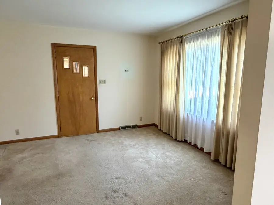 1511 St Vincents Avenue, Lasalle, IL 61301 - #3