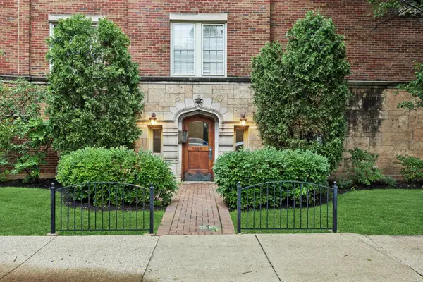 344 S Maple Avenue #2B, Oak Park, IL 60302