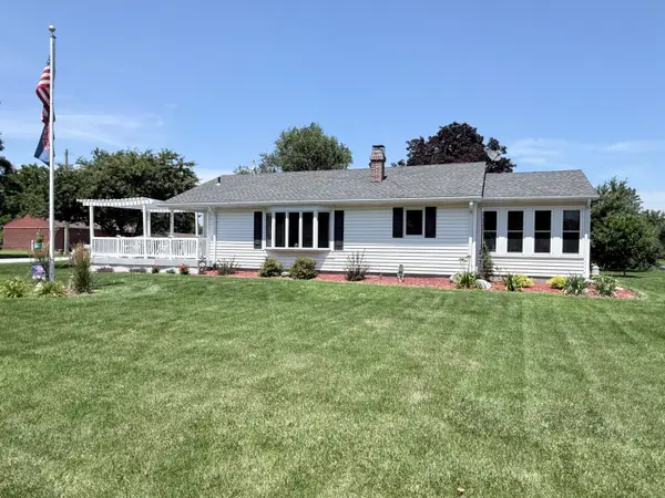 414 W 19th Avenue, Coal Valley, IL 61240