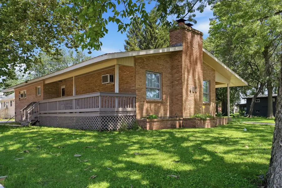 402 E 19th Street, Sterling, IL 61081 - #3
