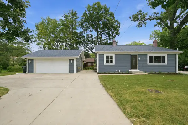 444 Pleasure Drive, Mundelein, IL 60060