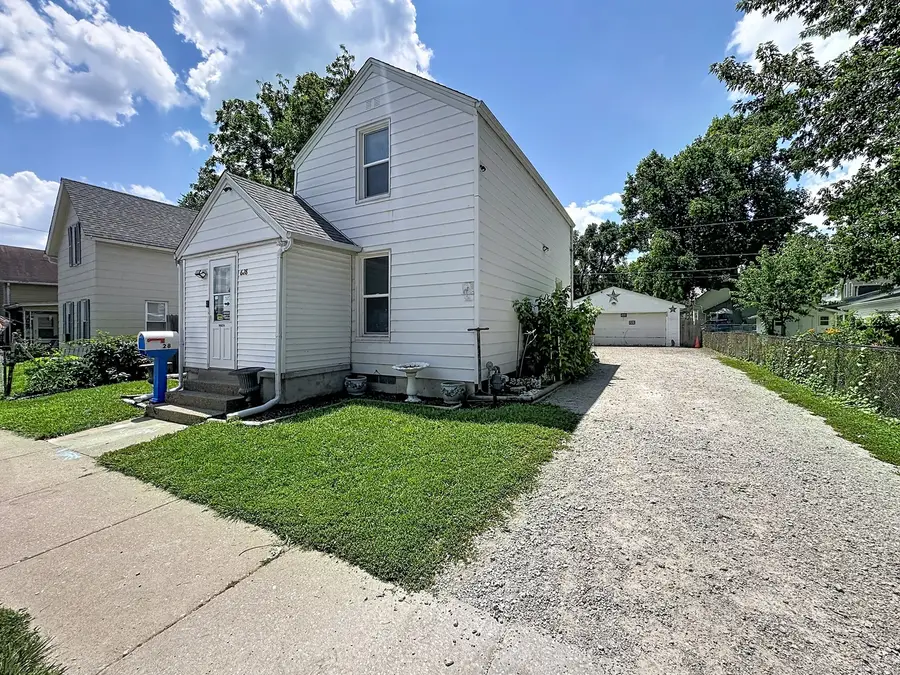 628 Cedar Street, Davenport, IA 52802 - #3