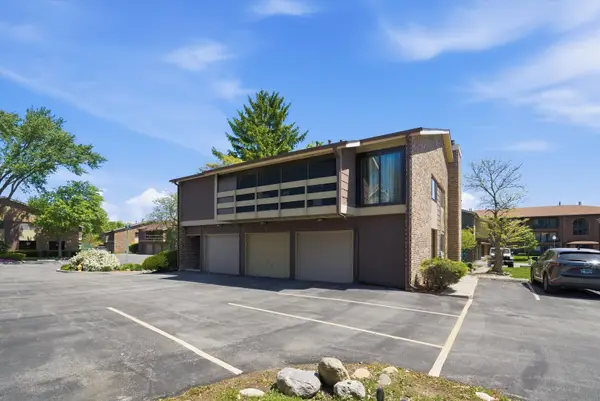 1 W Stonebridge Court #1C, Palos Hills, IL 60465