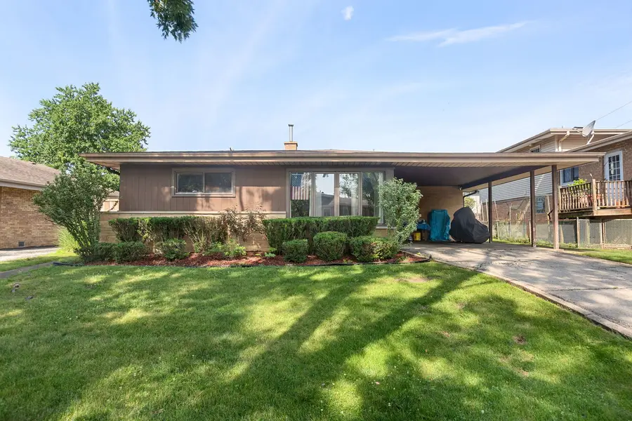 8948 Nashville Avenue, Morton Grove, IL 60053 - #2