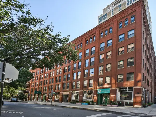 225 W Huron Street #403, Chicago, IL 60654