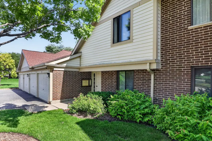 863 E Coach Road #1, Palatine, IL 60074 - #2