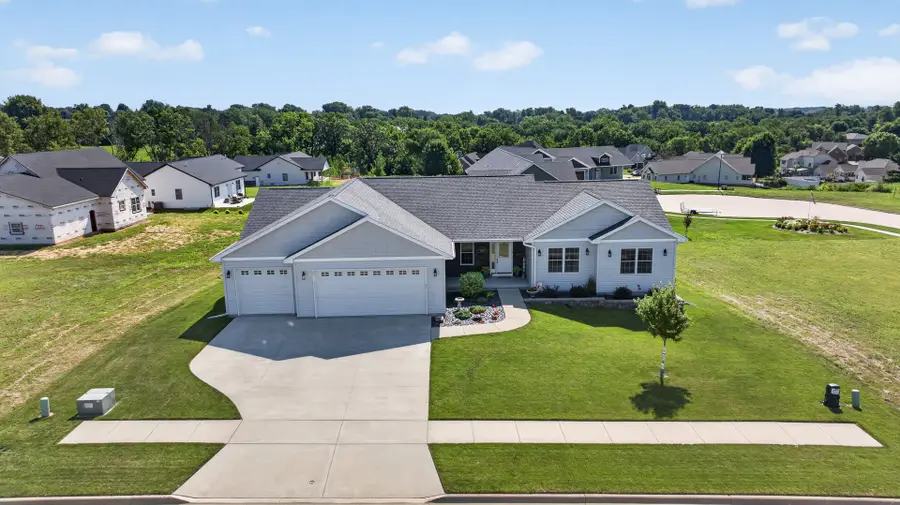 3525 Tower Court, Clinton, IA 52732 - #2