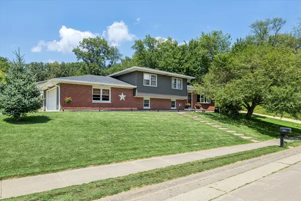 702 15th Avenue Nw, Clinton, IA 52732