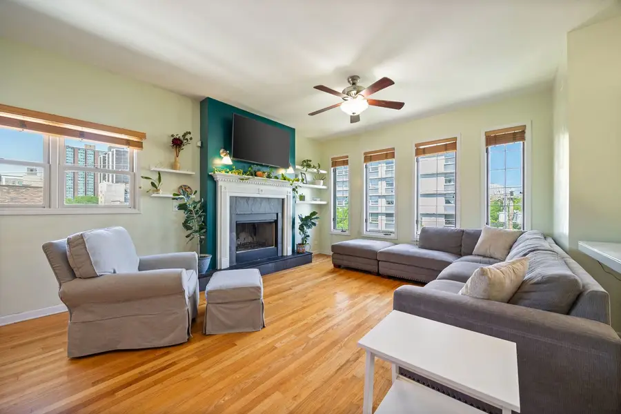 825 W Eastwood Avenue #3W, Chicago, IL 60640 - #2