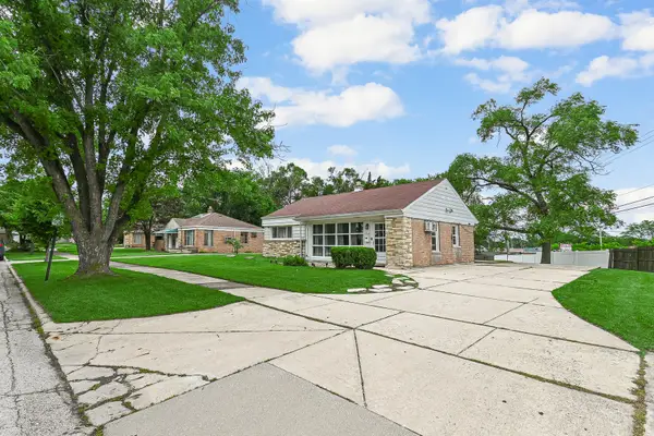 17561 Sycamore Drive, Homewood, IL 60430