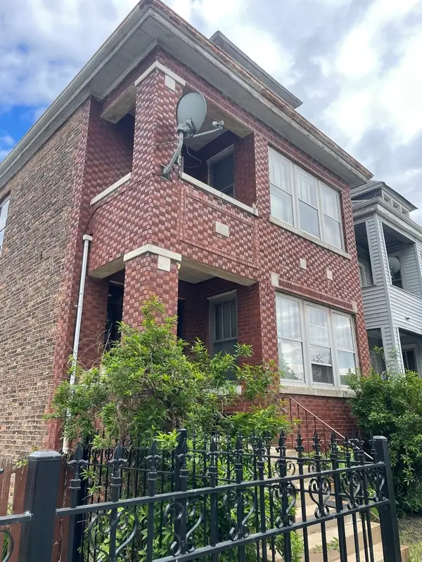 4027 S Maplewood Avenue, Chicago, IL 60632