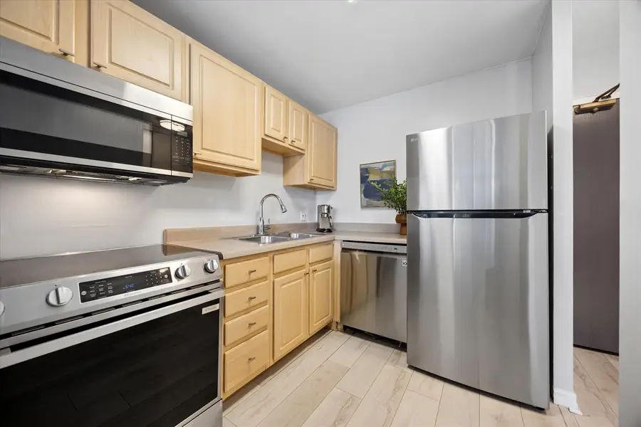 3930 N Pine Grove Avenue #306, Chicago, IL 60613 - #3