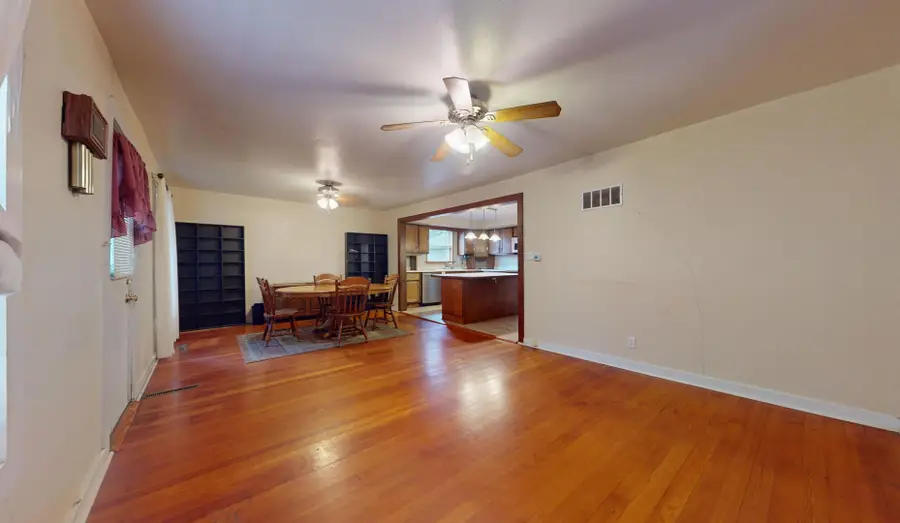 113 S Thompson Street, Melvin, IL 60952 - #2