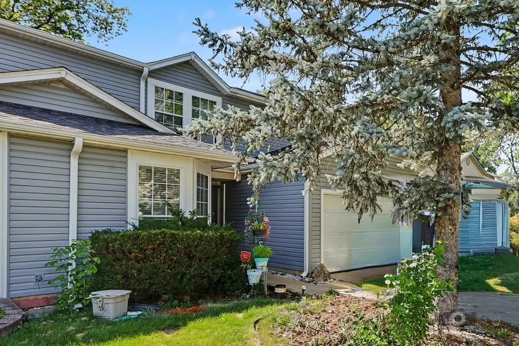 4 Berkshire Court, Streamwood, IL 60107 - #1