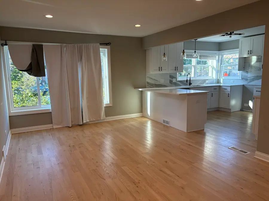2909 W Howard Street, Chicago, IL 60645 - #2