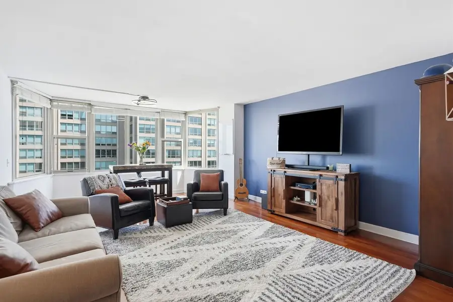 525 W Hawthorne Place #2308, Chicago, IL 60657 - #3