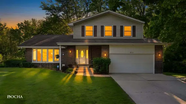 2717 Bordeaux Place, Lisle, IL 60532