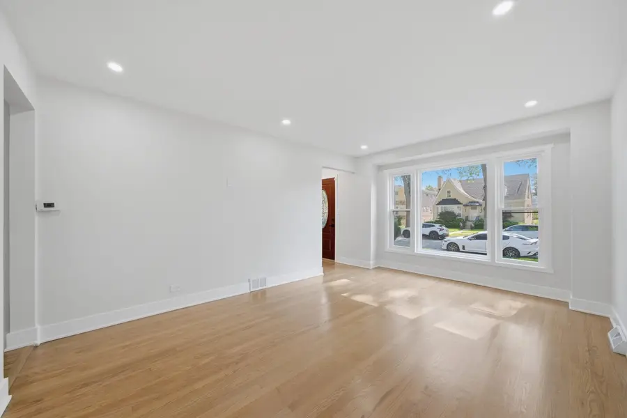 6332 N Mobile Avenue, Chicago, IL 60646 - #2