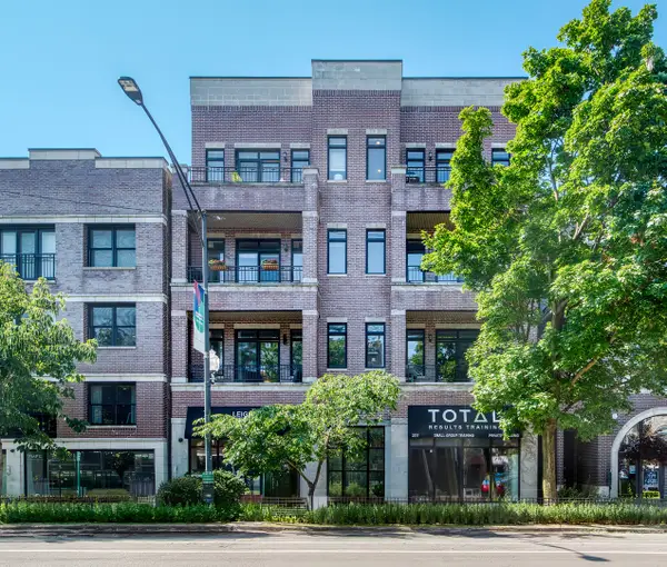 2211 W Roscoe Street #4W, Chicago, IL 60618
