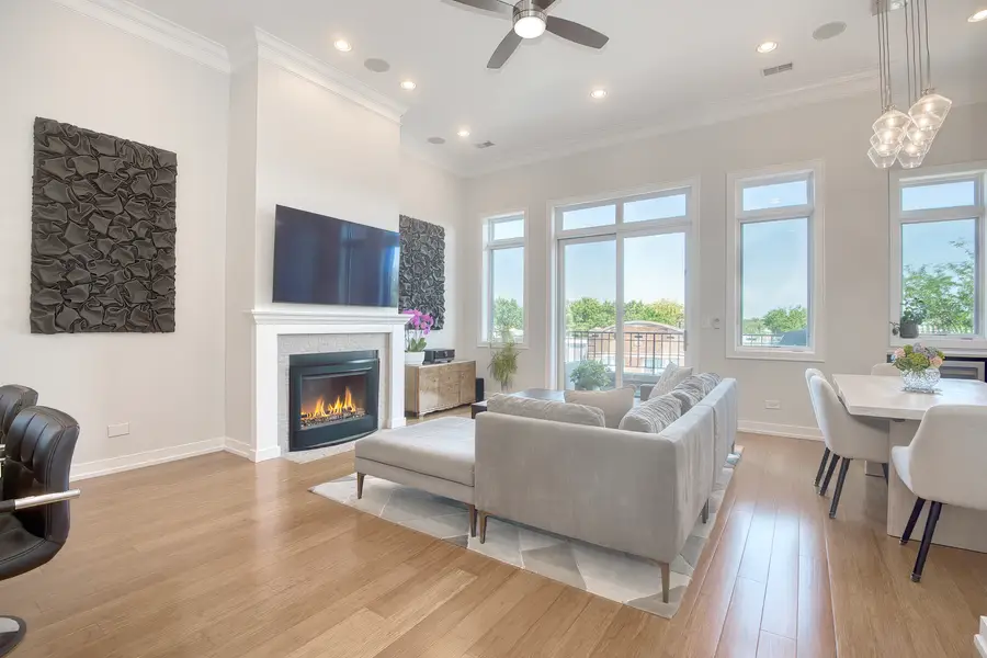 2211 W Roscoe Street #4W, Chicago, IL 60618 - #2