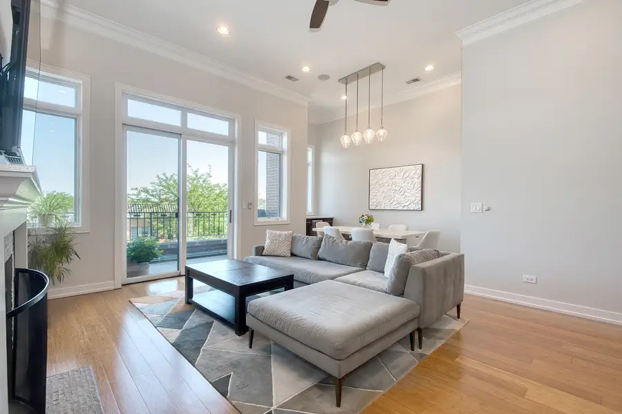 2211 W Roscoe Street #4W, Chicago, IL 60618 - #3