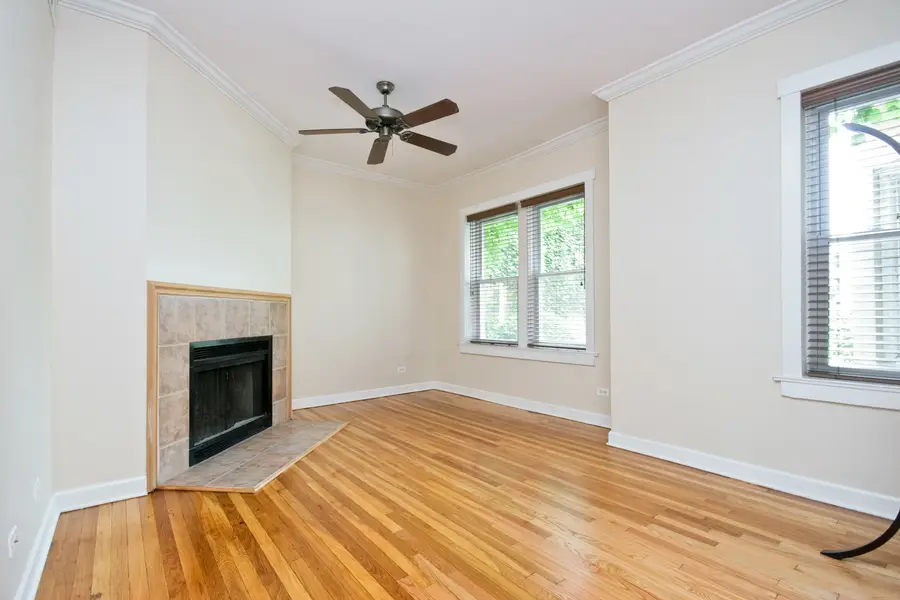871 W Cornelia Avenue #1, Chicago, IL 60657 - #2