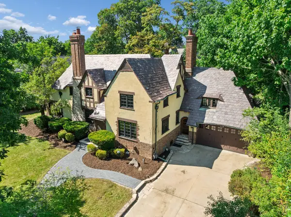 465 Dundee Road, Glencoe, IL 60022