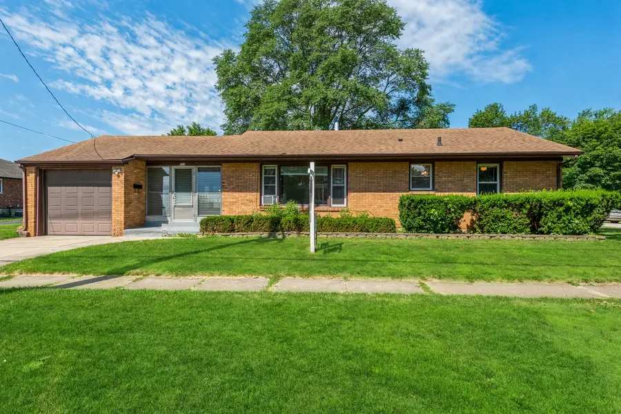 319 N Lord Avenue, Carpentersville, IL 60110 - #2