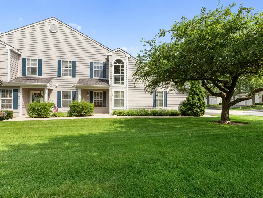 4 Truman Court #B, Streamwood, IL 60107 - #2