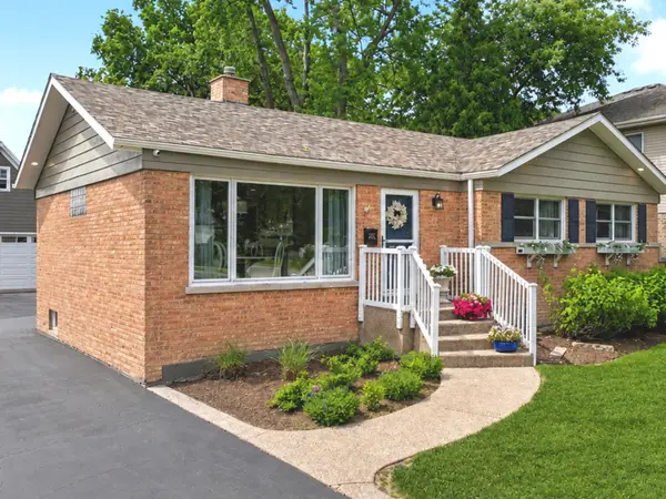 2531 Glenview Road, Glenview, IL 60025
