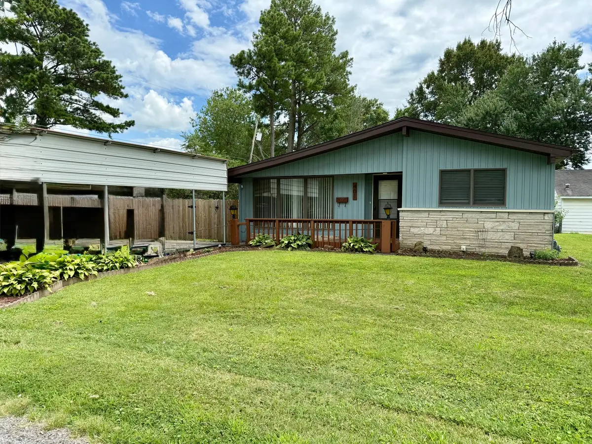 401 E Illinois Street, Marion, IL 62959 - #1