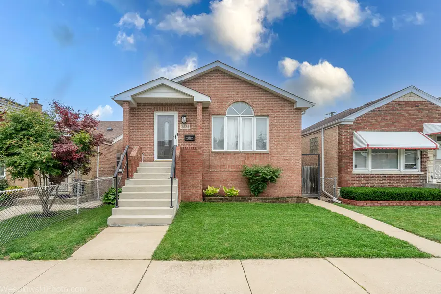 3525 N Pioneer Avenue, Chicago, IL 60634 - #2