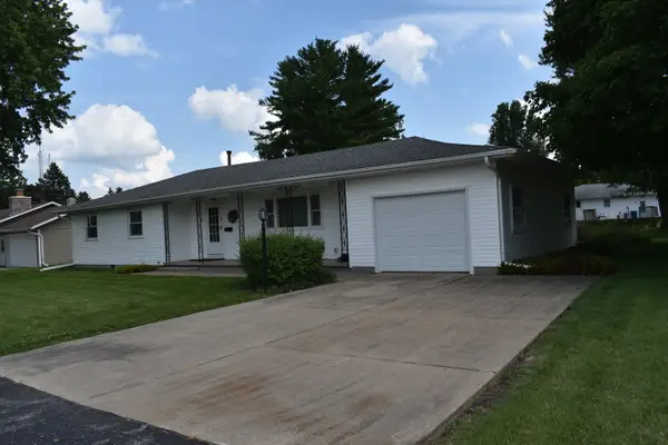 301 E Ririe Place, Flanagan, IL 61740
