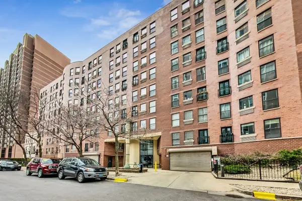 711 W Gordon Terrace #306, Chicago, IL 60613